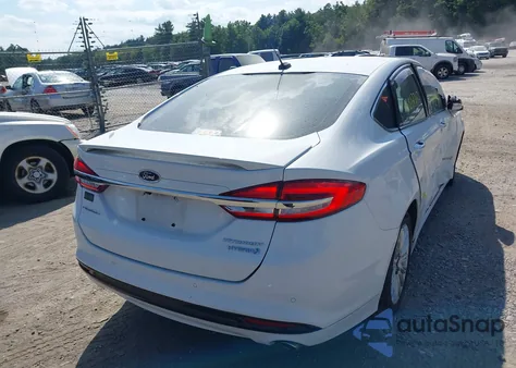 2017 Ford Fusion Hybrid Titanium из США, поврежденный, VIN 3FA6P0RU1HR139230
